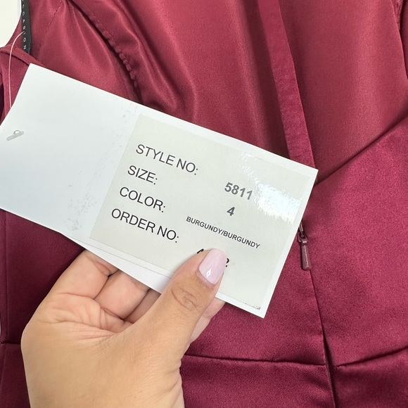 NEVER WORN Hailey Paige Bridesmaids Halter Top Dress Burgundy Size 4 - Picture 3 of 4